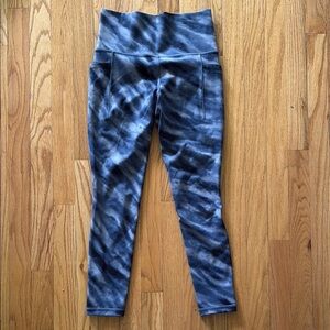 Athleta Salutation Stash Pocket II 7/8 Leggings - Blue grey good cond cozy